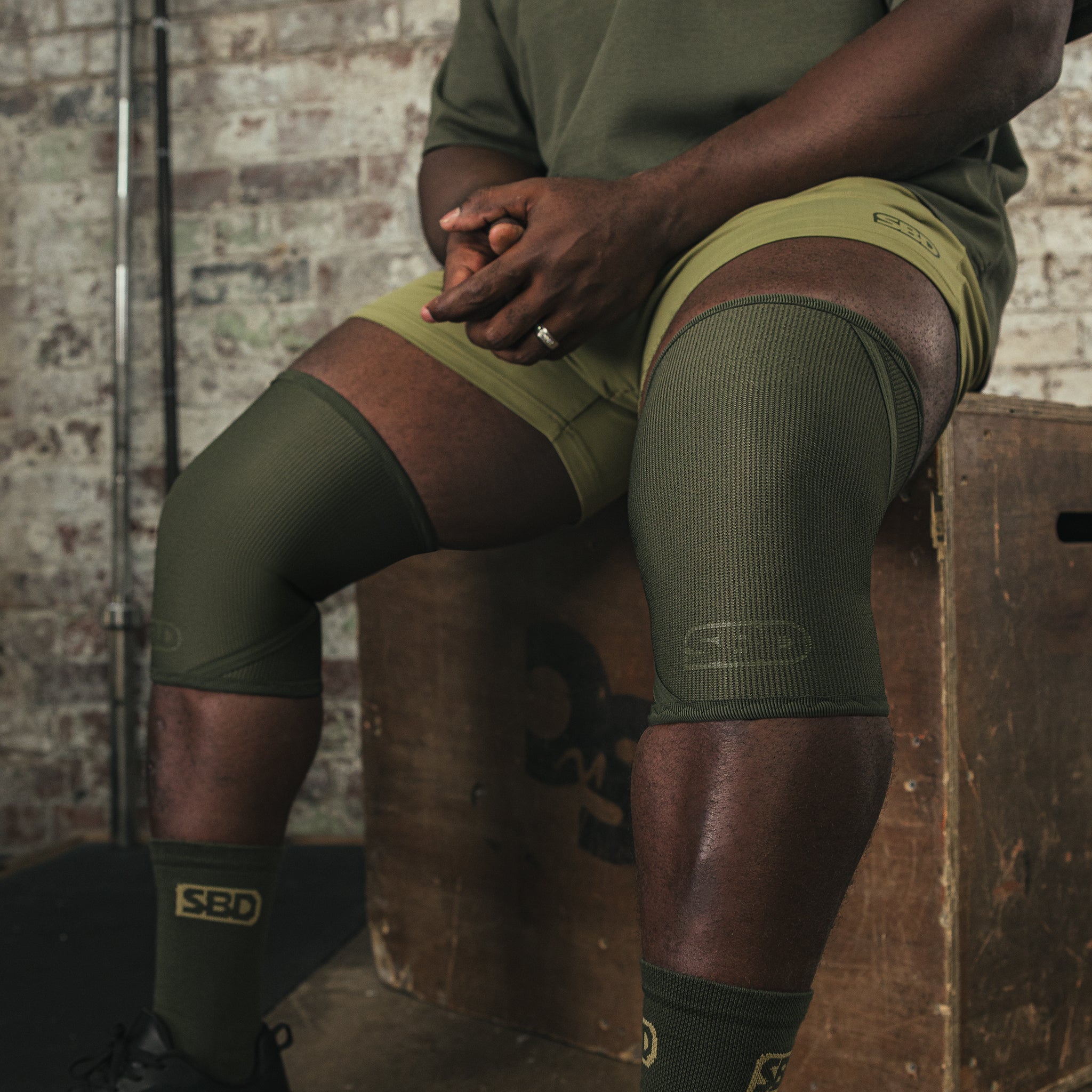 SBD Powerlifting Kniestulpen (RESOLVE)